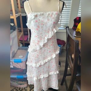 Lulu's size small spaghetti strap dress. NWT. floral layered look.